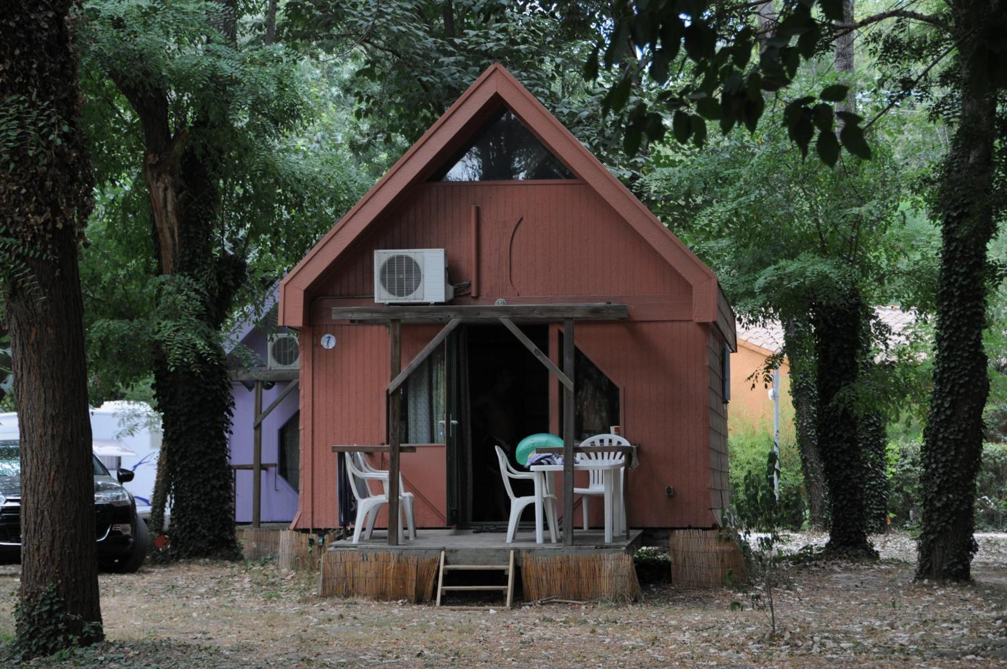 Camping Paradis Bellerive Montfrin Exteriör bild