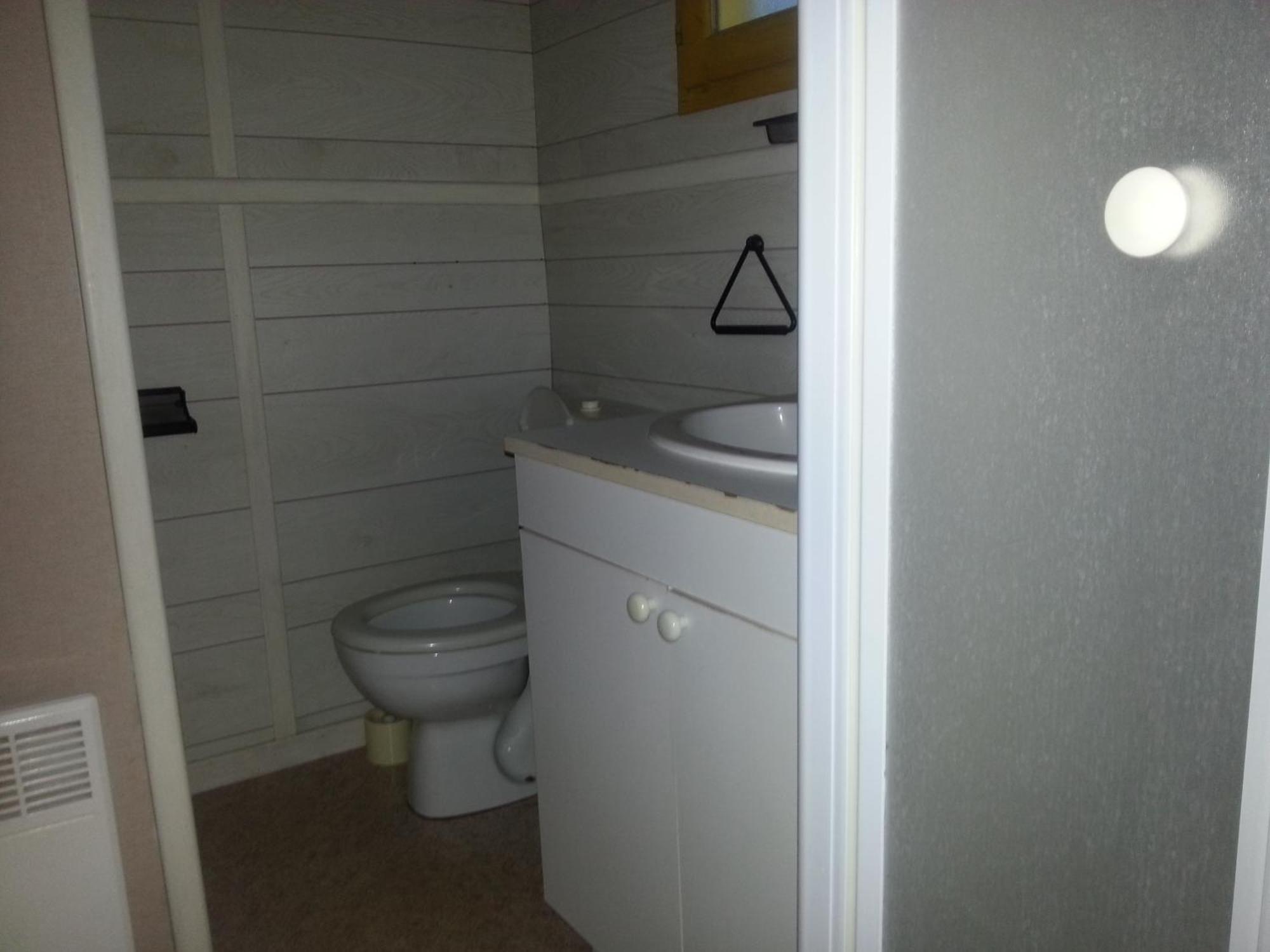 Camping Paradis Bellerive Montfrin Rum bild