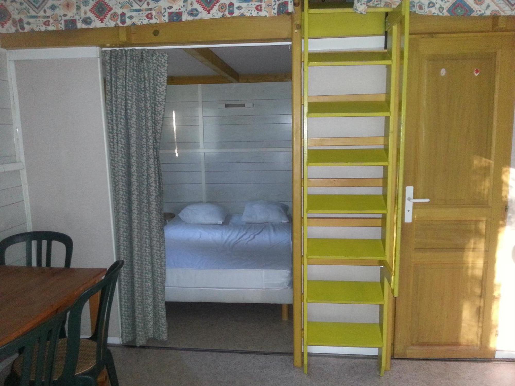 Camping Paradis Bellerive Montfrin Rum bild