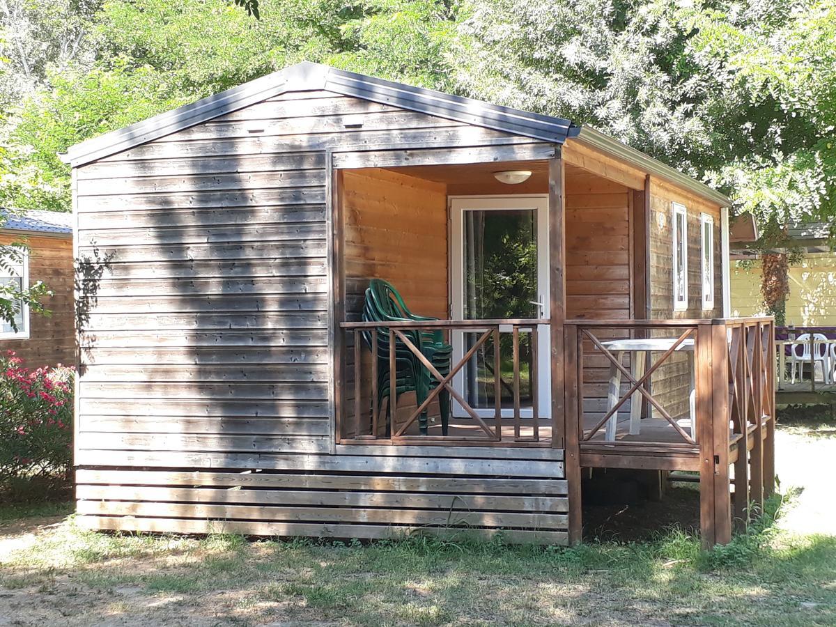 Camping Paradis Bellerive Montfrin Exteriör bild